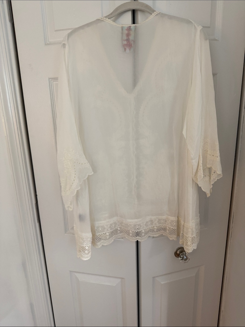 Johnny Was Cream Floral Embroidered V-Neck Tunic medium - Picture 8 of 13